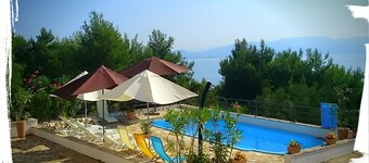 Nouvelle maison de vacances avec vue magnifique, piscine! 6 unités, île de Šolta, Croatie (16+ invités)