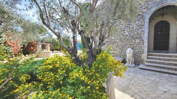 Enceinte de lâhĂ©bergement