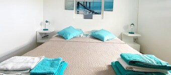 LUFTKONDITIONERAD VILLA, 5 LUFTKonditionerade rum, 6000mÂČ trĂ€dgĂ„rd nĂ€ra en fiskeport