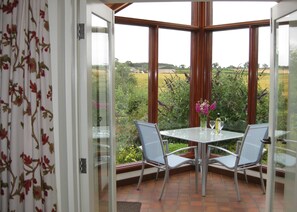 Dining - Thairn cottage ideal for 2, rural, 3 miles from Kelso. Wood stove All on 1 level (Kelso)