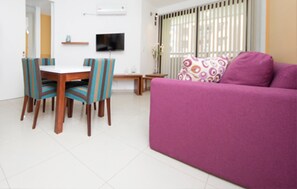 32-inch LED TV with cable channels, TV - Bvd. Illia AX9 (Córdoba)