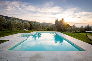 Pool - Elegant villa with private pool and wonderful views, relaxing and comfortable (Castiglion Fiorentino)