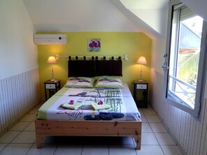 5 bedrooms, in-room safe, desk, iron/ironing board - Tropical Luxury Villa, perfect for holidays (Saint Paul)