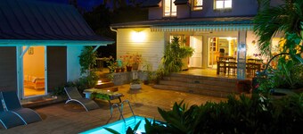 Magnífica villa de lujo, bungalow independiente a 150 metros de la laguna.