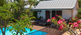 Upea ylellinen huvila, itsenäinen bungalow 150 metrin päässä laguunista