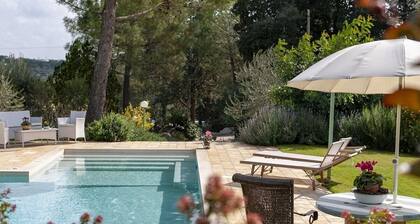 charming residence located in the beautiful area between Monopoli and Castellana Grotte
