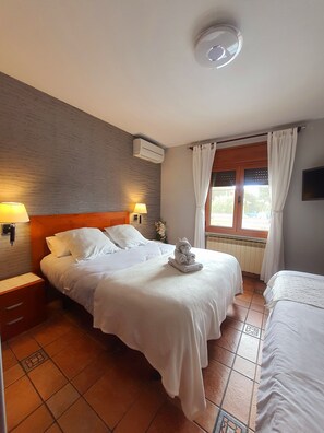 3 slaapkamers, geluiddichte muren, een strijkplank/strijkijzer