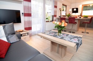 TV, DVD player, books, stereo