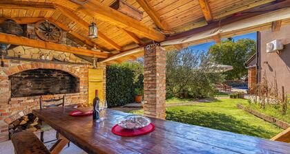 Holiday house NOVKOVIC with garden