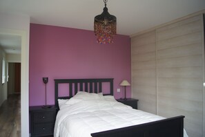 2 chambres, fer et planche à repasser, Wi-Fi gratuit, draps fournis