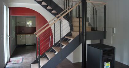 Townhouse to stay in downtown Lourdes near sanctuaries.