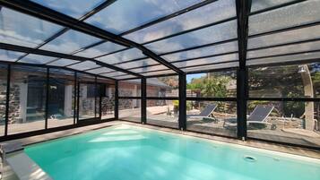 Piscine couverte, piscine chauffée