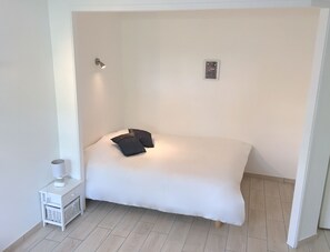 2 bedrooms, iron/ironing board, free WiFi, wheelchair access