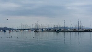 A marina with numerous sailboats docked along the waterfront. -  Sea view with terrace and garden for hiking, sailing, beach ... (Crozon)