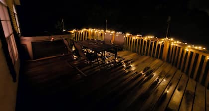 Big Sky Cabin! Hot Tub! On the Wine Trail! Fire Pit! Pool Table! Large Deck!