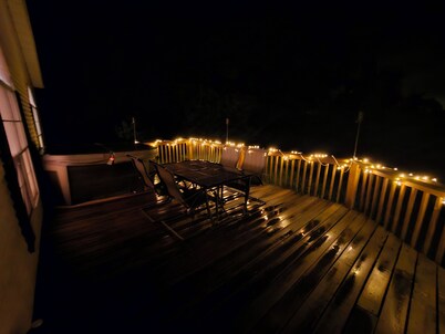 Big Sky Cabin! Hot Tub! On the Wine Trail! Fire Pit! Pool Table! Large Deck!
