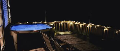 Tina de hidromasaje al aire libre