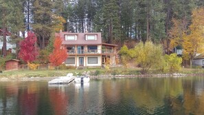 Exterior - 3 Bedroom Home On Waitts Lake With 150 Feet Of Lake Front (Valley)