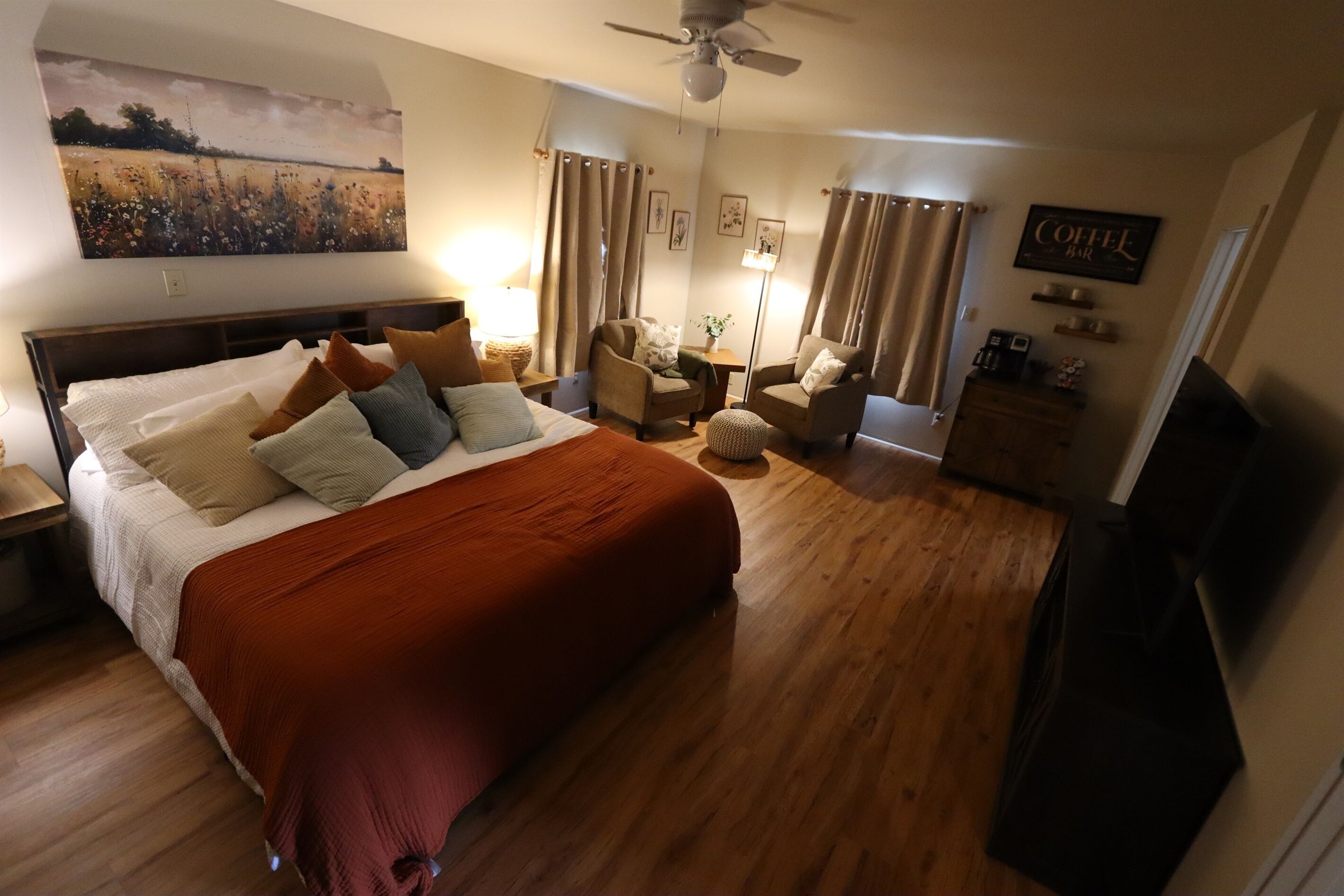 5 bedrooms, free WiFi, bed sheets