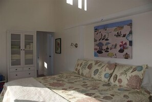 2 bedrooms, internet, bed sheets