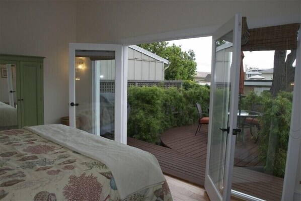 2 bedrooms, internet, bed sheets