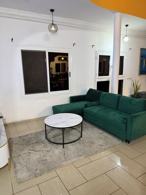 Interior - In Saly on the small coast house of 450 m2, with 5 bedrooms and private pool (Saly Portubal)