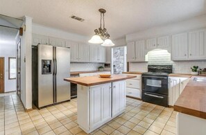 冰箱、微波炉、烤箱、炉灶