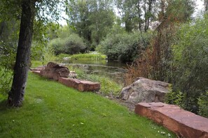 Property grounds - Diamond On The River (Gunnison)