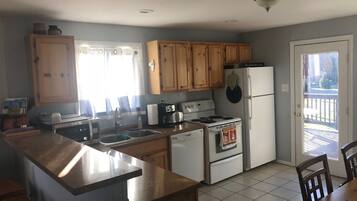 Frigorífic, microones, forn i placa de cuina