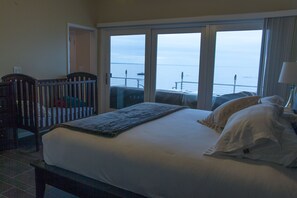 5 bedrooms, iron/ironing board, WiFi, bed sheets