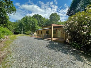 Exterior - Boone/Banner Elk 3 Bedroom Pet Friendly Mountain Home  (Banner Elk)