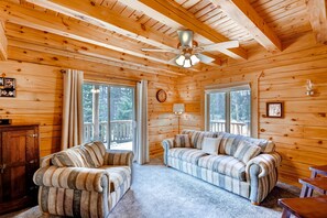 Smart TV, fireplace, DVD player, books - Beautiful cottage so close to Breck (Breckenridge)