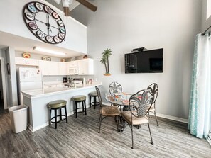 Dining - AMAZING BEACH VIEWS! Next to Gulf State Park (Gulf Shores)