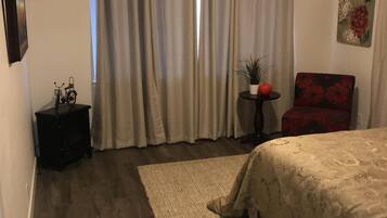3 chambres, bureau, fer et planche à repasser, Wi-Fi gratuit