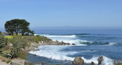 Oceanfront Home with Spectacular Views on Monterey Bay. 