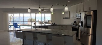 Fantastisk Delux Feriehus ved sjøen, fantastisk utsikt