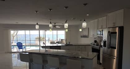 Upea rantahotelli Delux Lomakoti, upeat näkymät