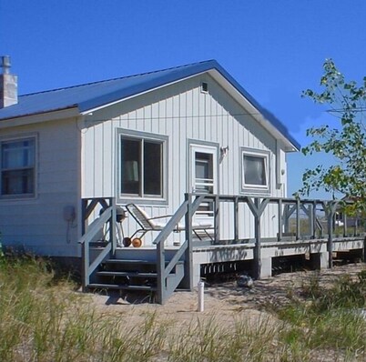 Music makers' cottage