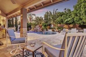 Piscina all'aperto, una piscina riscaldata