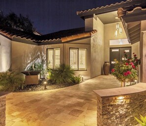Property grounds - KIERLAND FINEST+PRIVATE YARD+CUSTOM HOME+ALL TOILETRIES PROVIDED! ⭐️⭐️⭐️⭐️⭐️ PROPERTY (Scottsdale)