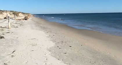 Beautiful 3 bedroom cottage with huge deck and walk to private beach!