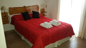 Doppelzimmer, 1 Doppelbett, Nichtraucher | Minibar, Verdunkelungsvorhänge, Bügeleisen/Bügelbrett, Bettwäsche