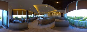 Free daily continental breakfast - Hotel Blossoms (Tiruchirappalli)