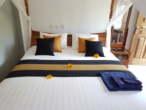 Frette Italian sheets, premium bedding, individually decorated - White Villa Beach Resort (Thalaramba)