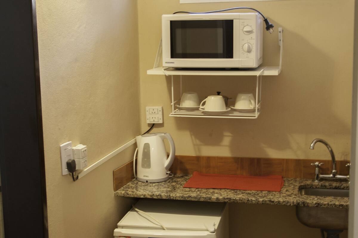 Familieleilighet (1 Single + 1 Double) | 1 soverom, dundyner, strykejern/-brett og wi-fi (inkludert)