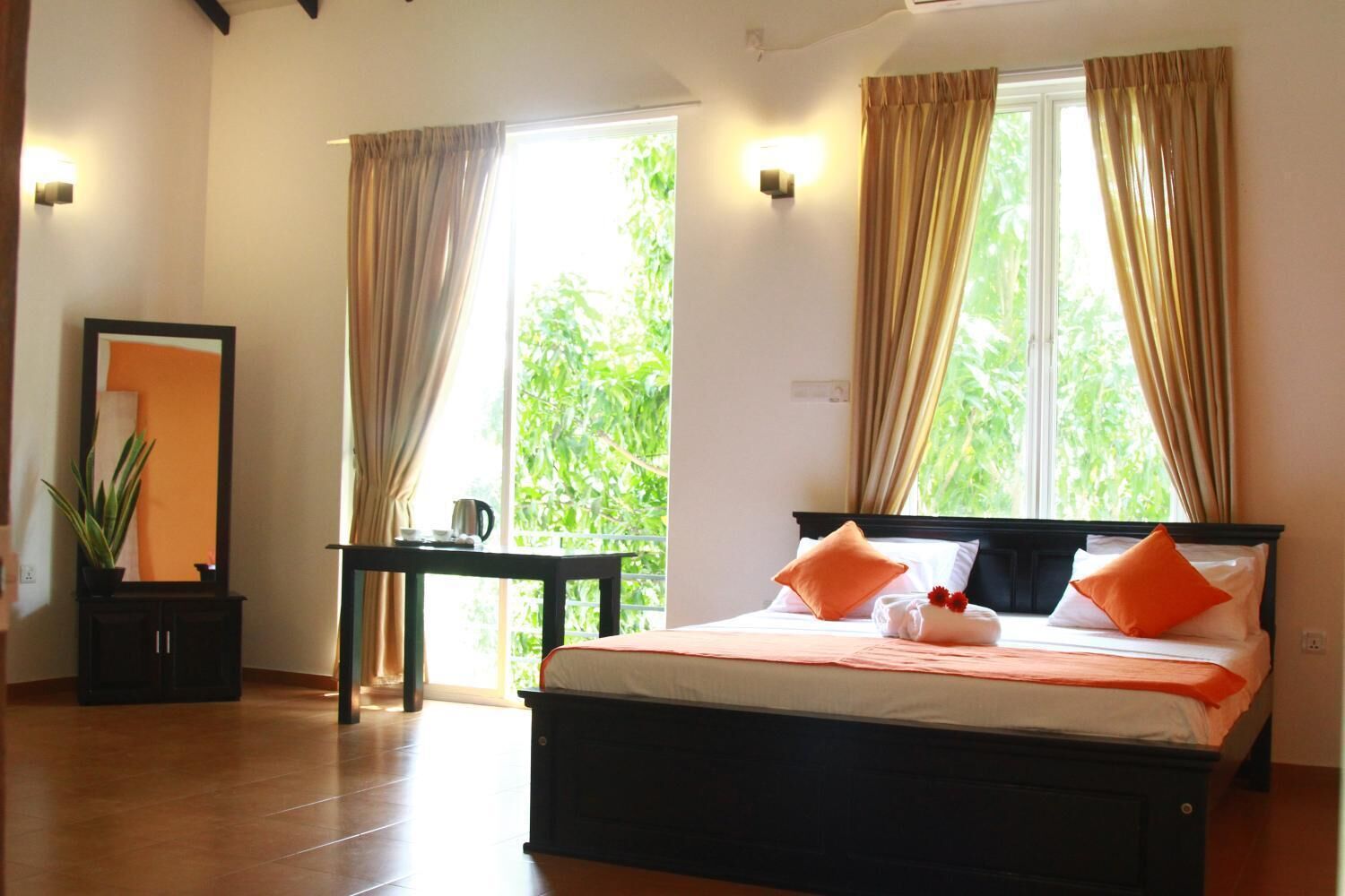 Blackout curtains, soundproofing, iron/ironing board, free WiFi