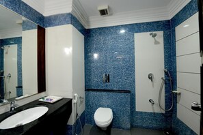 淋浴设施、大花洒淋浴喷头