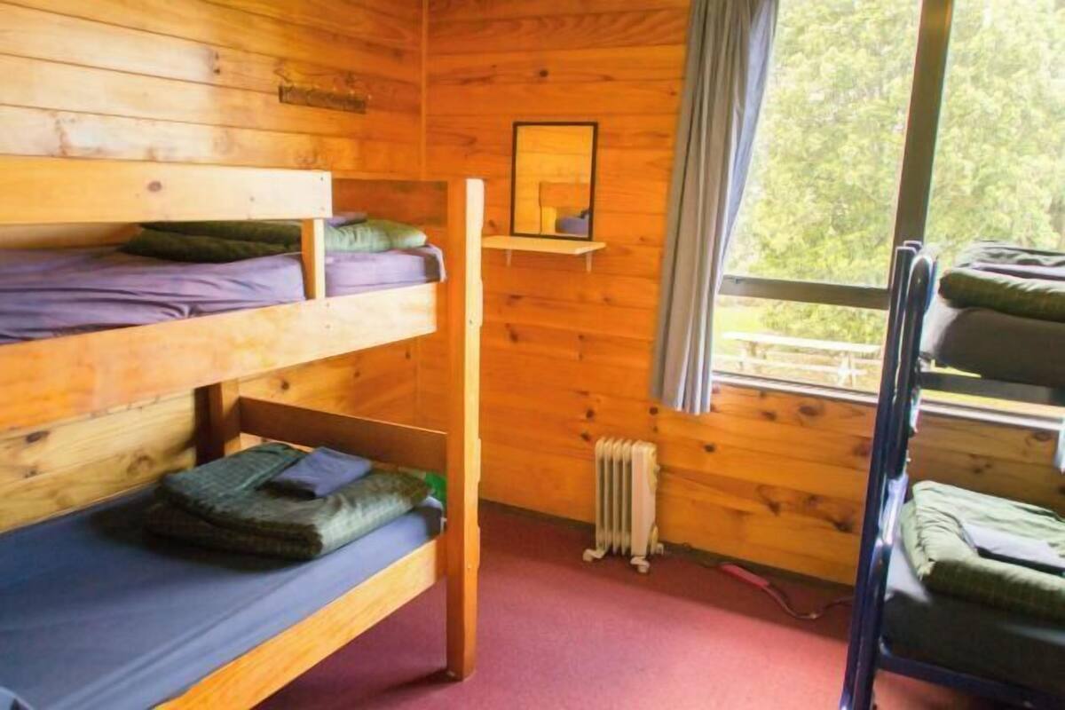 In-room safe, WiFi (free), bed sheets