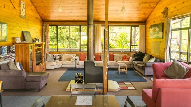 Interior - YHA Waitomo, Juno Hall (Waitomo Caves)