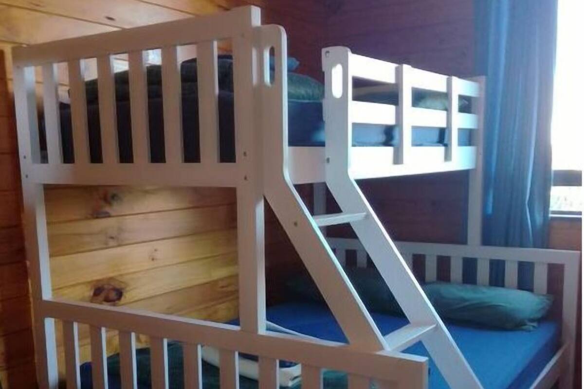 In-room safe, WiFi (free), bed sheets